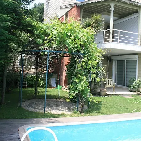 Nur Villa