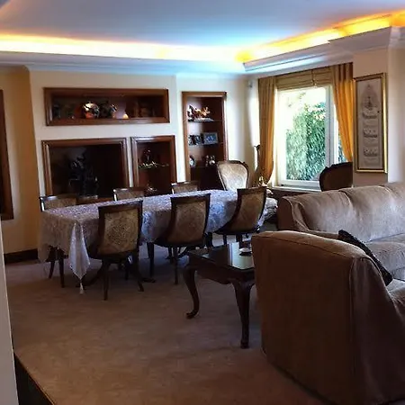 Nur Villa